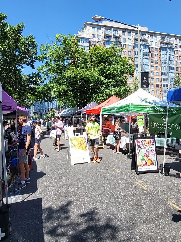 Mount Vernon Triangle FRESHFARM Market