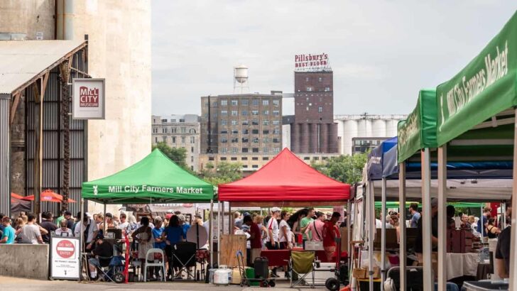 10 Best Farmers Markets in Minneapolis (Fresh Food & Fun!)